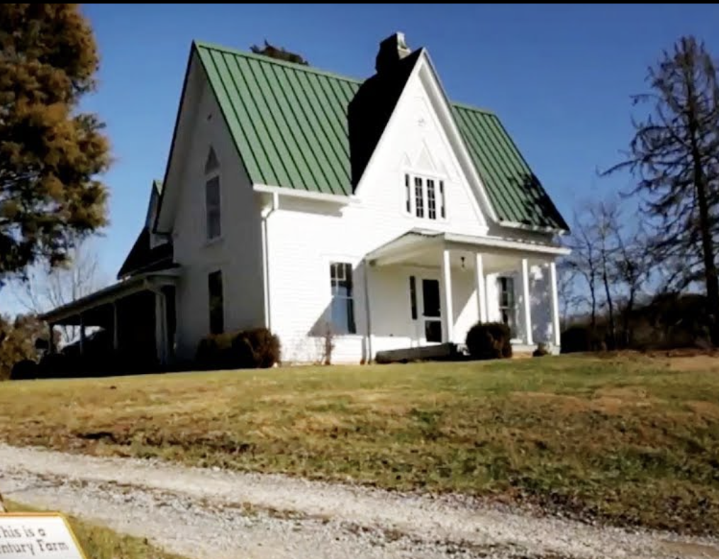Historic home and antebellum-era Gainesboro scene